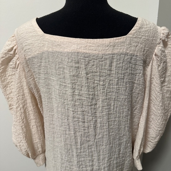 *NASTY GAL* Ivory Asymmetrical Button Down Blouse Size 8 - Picture 5 of 7